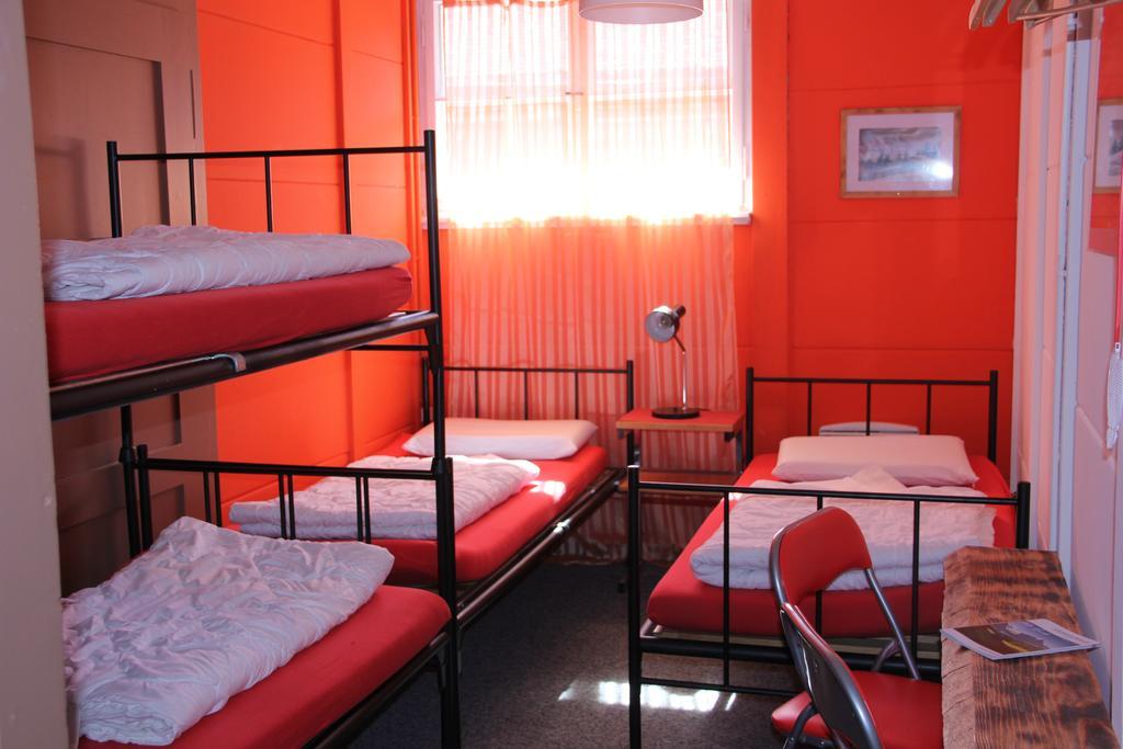 גרינדלוולד Downtown Lodge Hostel - Unique Simple Central מראה חיצוני תמונה